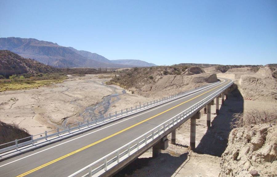 New bridge across the De Las Cuevas River, Nacimientos Ruta 40