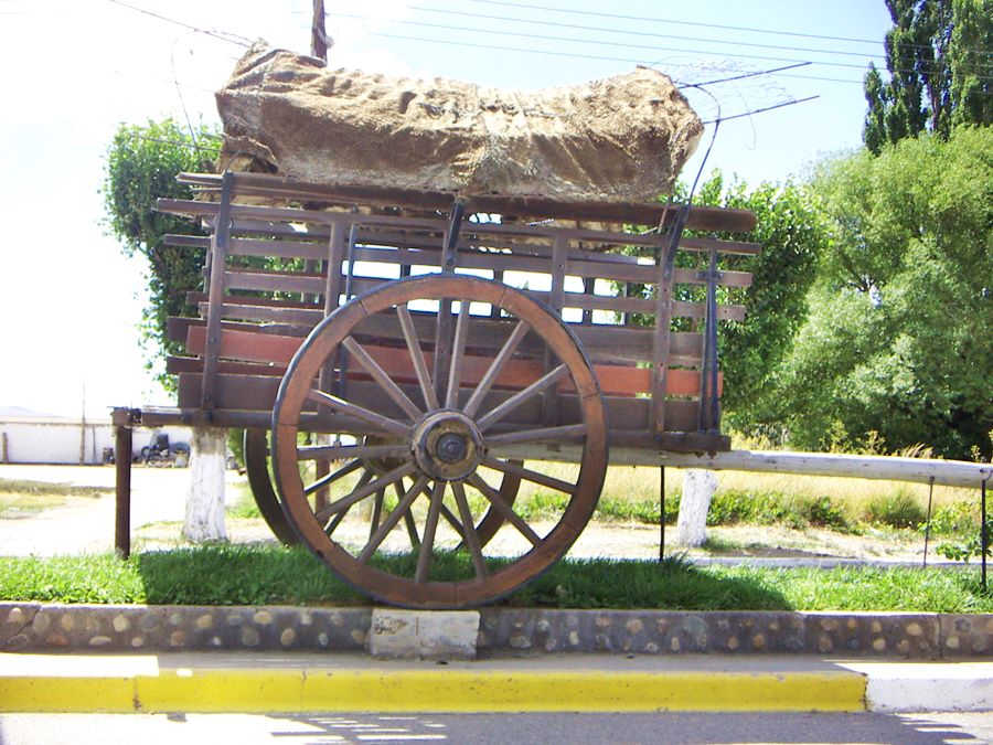 carreta antigua antigua carreta en el boulevard Roca