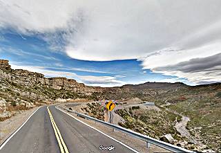Paisaje y calzada de la Ruta 40 Cuesta del Chihuido