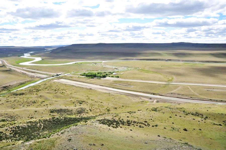 Bella Vista, meadows and river on Ruta 40 Patagonia